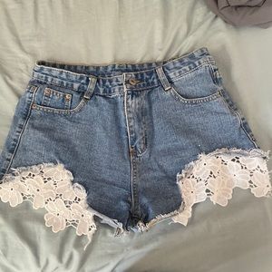 Highwasted Jean Shorts With Lace Detail